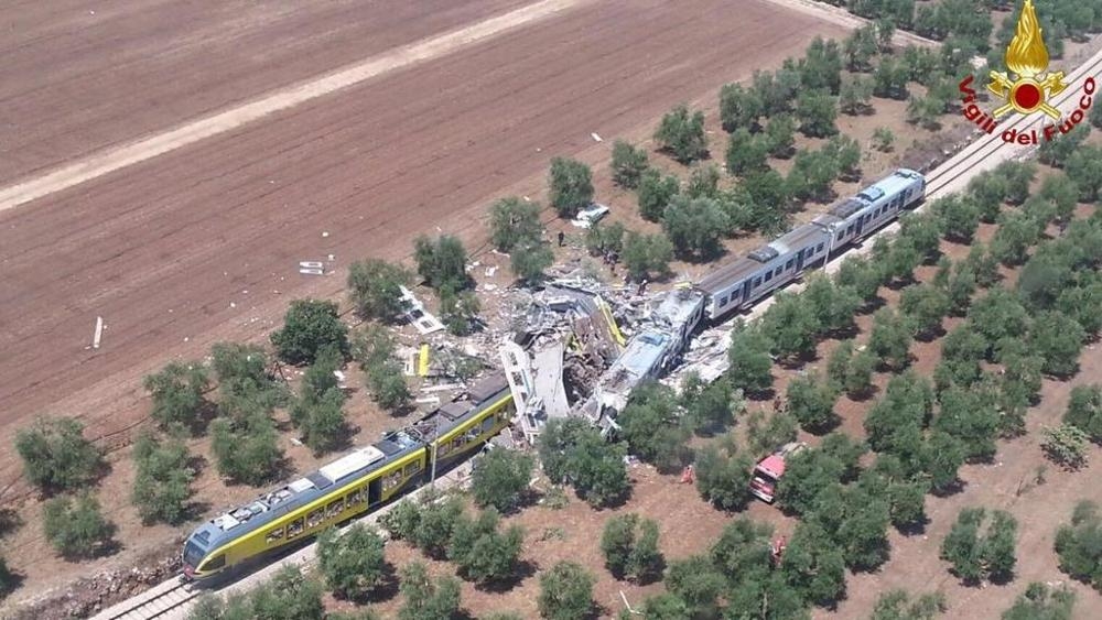 Scontro treni, un anno fa la tragedia in cui persero la vita 23 persone. Mattarella: ‘Tragedia inammissibile’