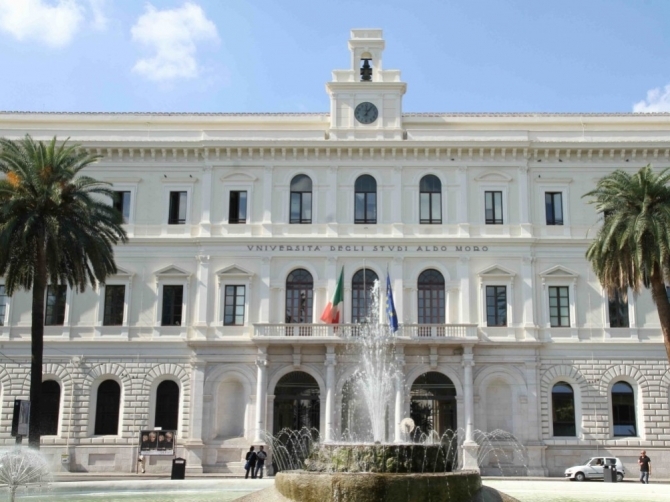 Sesso e soldi per passare l’esame, l’Università di Bari avvia procedimento per sospendere il prof