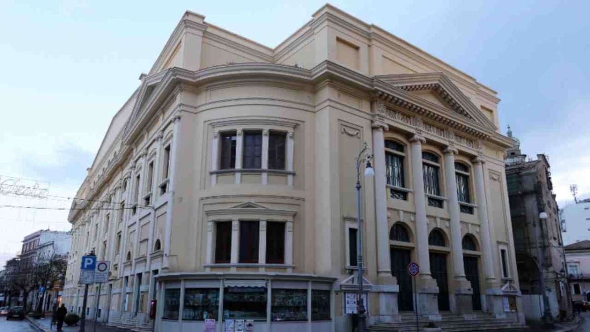 Si alza il sipario su uno dei più bei teatri di Puglia