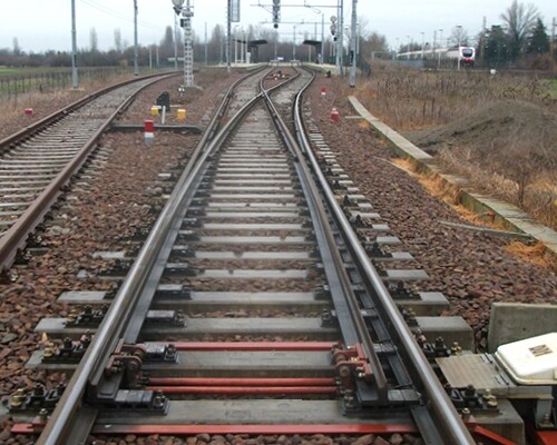 Sicurezza ferroviaria, approvato emendamento Stefàno-Uras per norme europee anche per le reti isolate