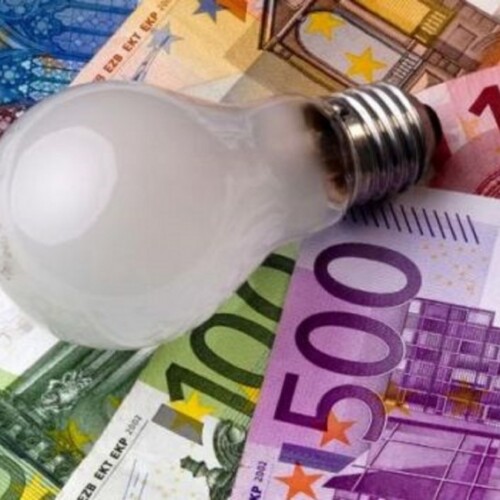 Stangata di Capodanno per gli italiani: aumentano i costi di energia e gas