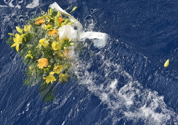 Studenti pugliesi a Lampedusa per ricordare le 368 vittime del naufragio del 3 ottobre 2013