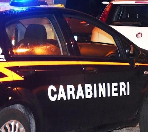 Taranto, 30enne ferito da due colpi di pistola dopo una lite: arrestato un commerciante di Sava