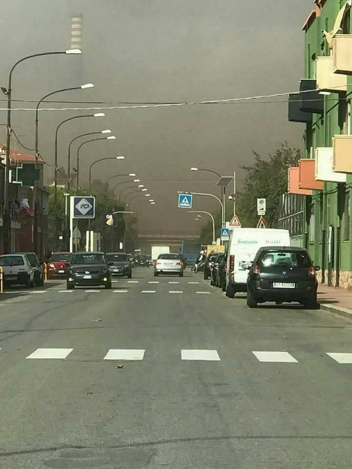 Taranto, allarme ‘Wind day’: la città invasa dalle polveri dell’Ilva. IL VIDEO