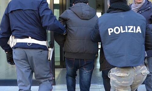 Taranto, associazione mafiosa e voto di scambio: 27 arresti. In manette i sindaci di Avetrana ed Erchie