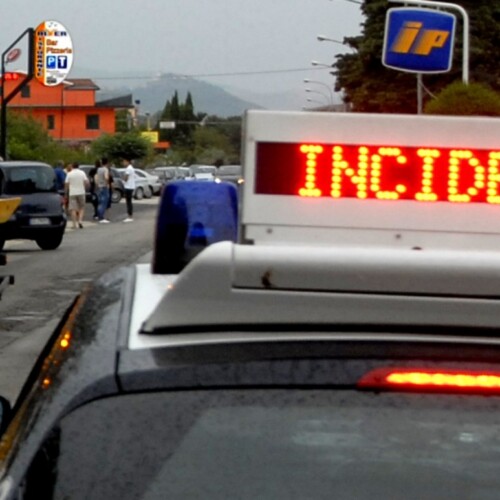 Taranto, auto si ribalta sulla statale: un morto e due feriti