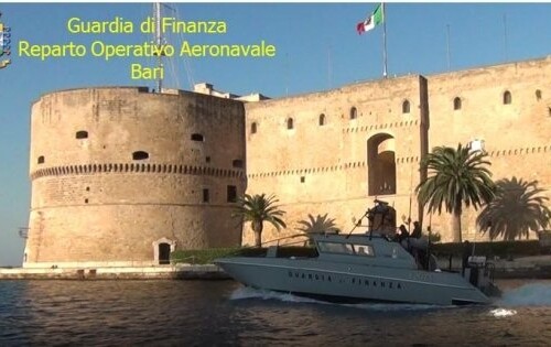 Taranto, evasione fiscale da 300 mila euro: Gdf sequestra uno yacht, denunciati due imprenditori