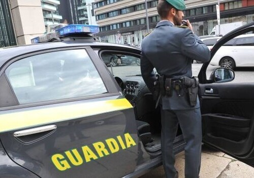 Taranto, intasca la pensione della madre morta da sei anni: 59enne denunciata
