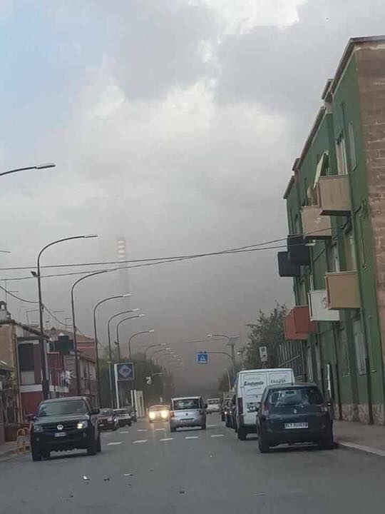 Taranto, polveri dell’Ilva sulla città: il sindaco chiude le scuole del quartiere Tamburi