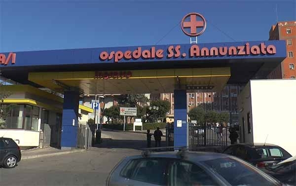 Taranto, raptus di violenza nel pronto soccorso: giovane con problemi psichici ferisce dodici persone