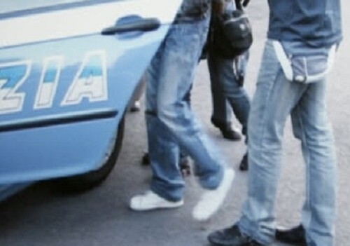 Taranto, utilizzano banconote da 100 euro false per fare la spesa: sei arresti