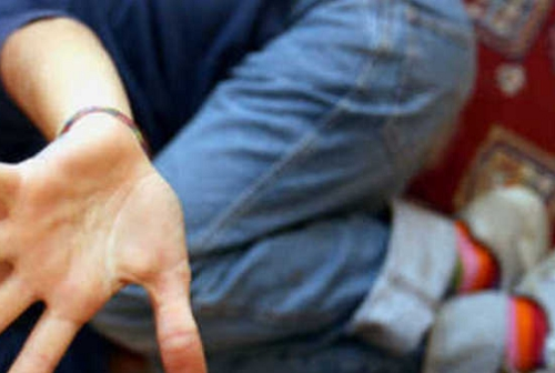 Taranto, violenza sessuale su una bambina di dieci anni: arrestato domestico 54enne