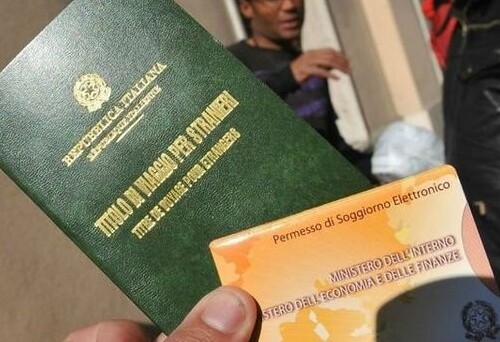 Tassa sul permesso di soggiorno, il ministero dell’Interno e delle Finanze dovranno risarcire un cittadino straniero