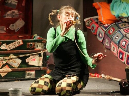 Teatro ‘Casa di Pulcinella’, domani in programma lo spettacolo per bambini ‘Trecce rosse’