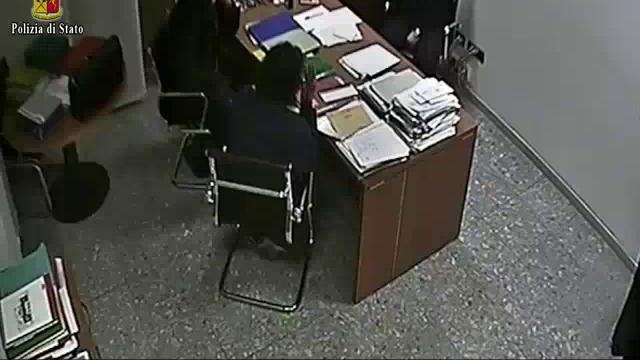Teatro Petruzzelli, l’ex direttore amministrativo Vito Longo pronto a risarcire il danno