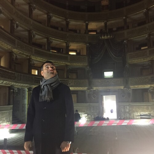 Teatro Piccinni, ripartono i lavori: sarà pronto tra 400 giorni. Decaro: ‘Troppo tempo perso a causa del contenzioso’ (VIDEO)