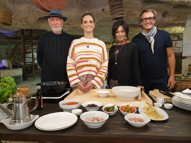 The Vegan Italian Chef sbarca in Puglia: una troupe televisiva a caccia delle ricette tradizionali vegane