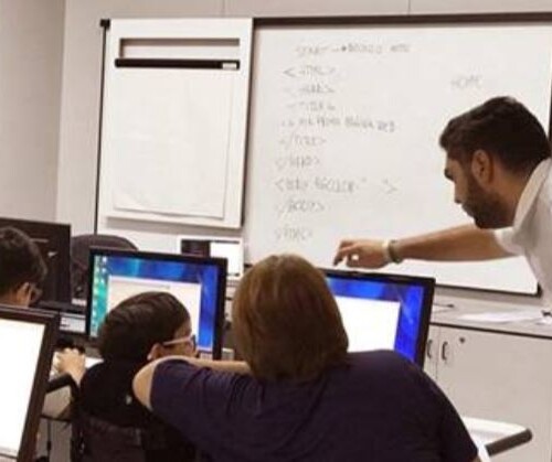 Tricase, sviluppatori insegnano il coding in Html ai giovani pazienti dell’ospedale
