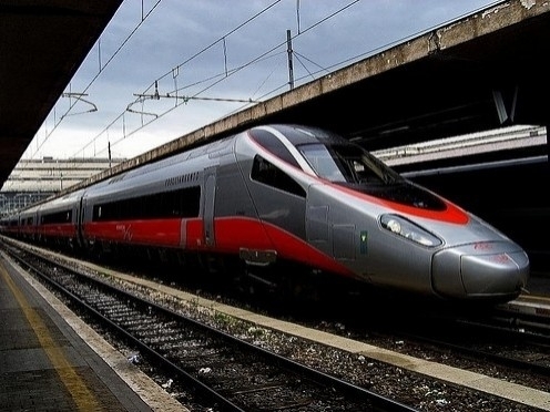 Troppi ritardi dei Frecciargento Bari-Roma, Decaro scrive a Trenitalia: ‘Disagi che finiranno per disincentivare l’utilizzo del treno’
