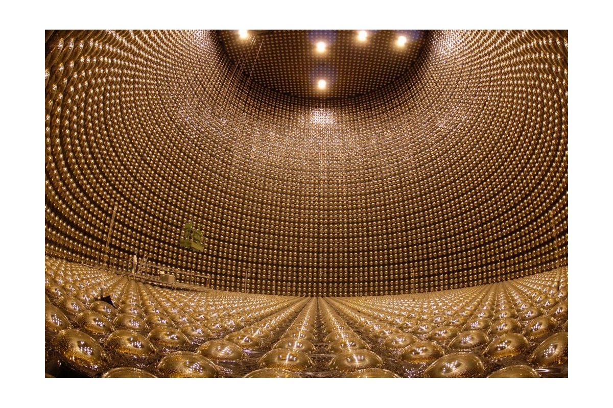 Un docente del Politecnico di Bari  premiato da Zuckerberg & Co per una importante ricerca sui neutrini