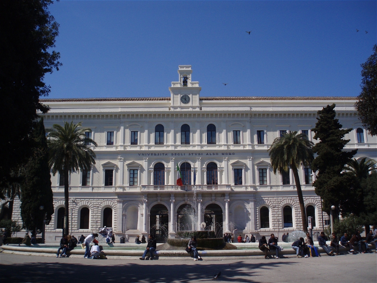 Università, caos tasse a Bari: studenti costretti a pagare 1000 euro per la seconda rata