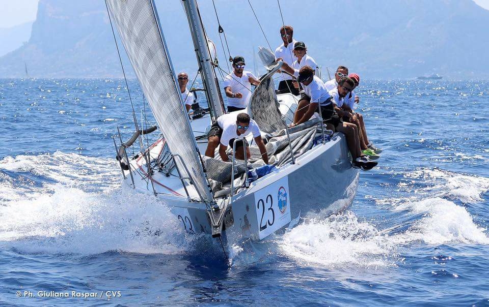 Vela, la barca ‘Ottavo peccato’ del circolo Barion vince la Palermo-Montecarlo