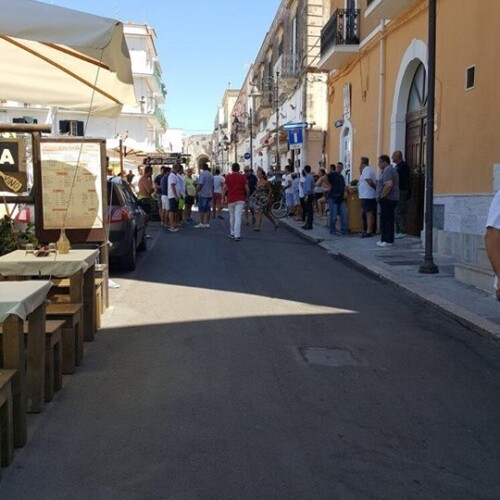Vieste, sparatoria in un locale: killer uccidono il proprietario 31enne