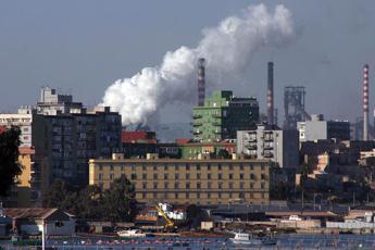 Ex Ilva, ultimatum dei sindacati: ora governo decida e ne assuma il controllo