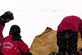 Travolto da valanga nel Bellunese, morto scialpinista