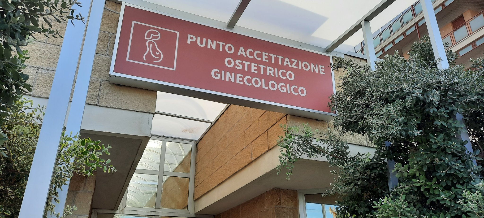 Partorisce, dopo un tumore al seno, grazie ad un programma di Onco fertilità: è il primo caso in Puglia