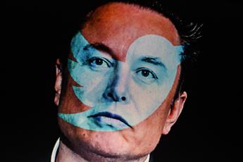 Musk si scusa per tweet antisemita, poi manda a quel Paese gli inserzionisti in fuga