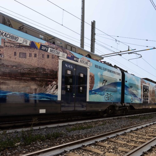 La Regione e Trenitalia garantiranno corse straordinarie e un treno “pop” per l’evento Red Bull Cliff Diving a Polignano a Mare