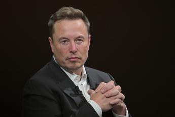 Elon Musk approva post antisemita su X, Casa Bianca: “Ripugnante promozione dell’odio”