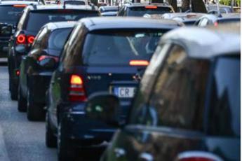 Roma, voragine a Corso Francia: strada chiusa e traffico in tilt