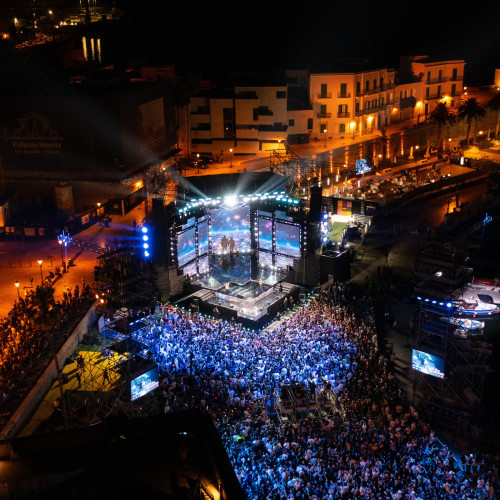 DOMANI SU ITALIA 1 RADIO NORBA CORNETTO BATTITI LIVE COMPILATION