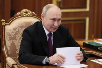 Russia, Putin ‘dimentica’ i leader occidentali: in auguri di fine anno solo Papa, Orban e Vucic