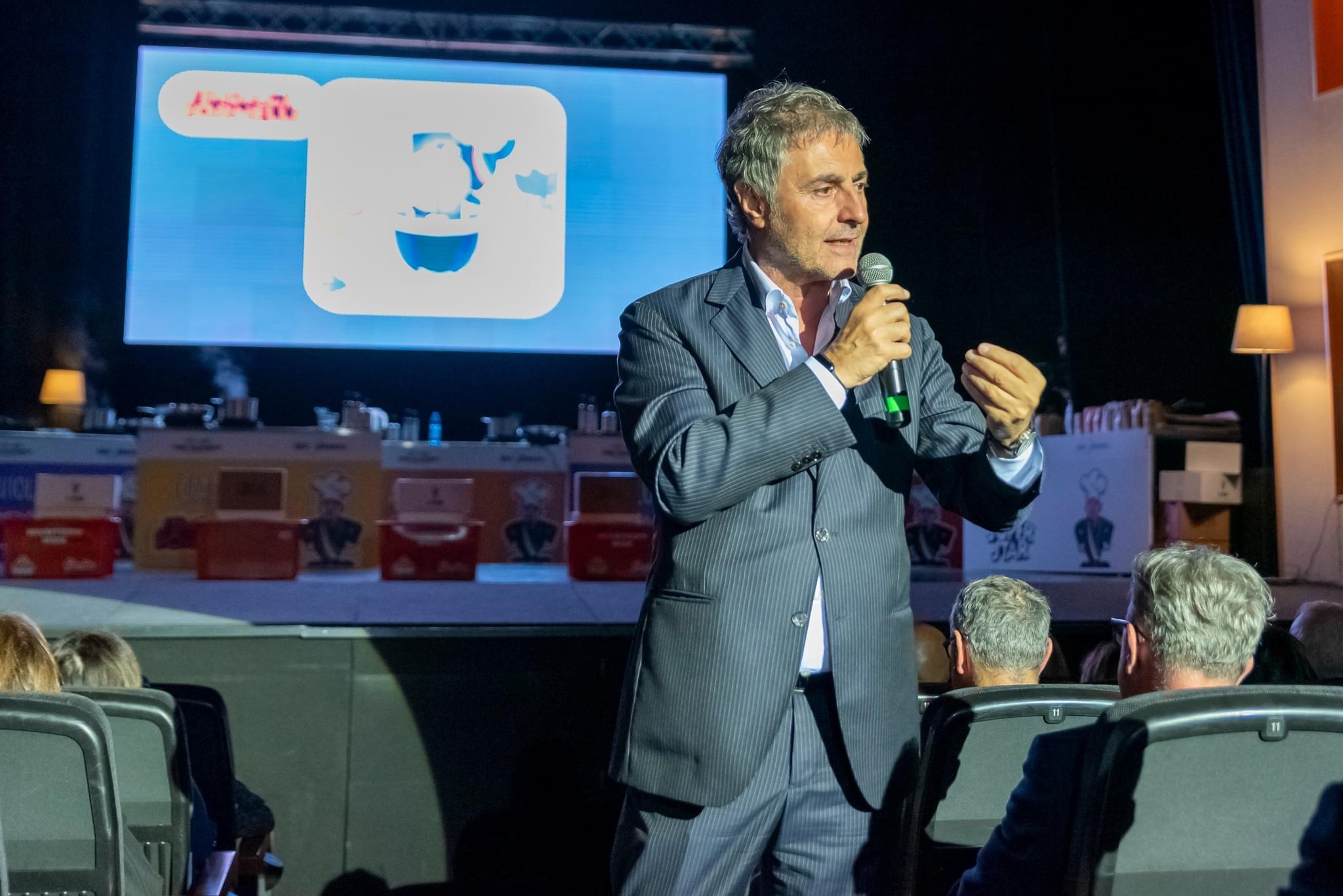 Il Teatro Petruzzelli di Bari promuove una sottoscrizione ai privati