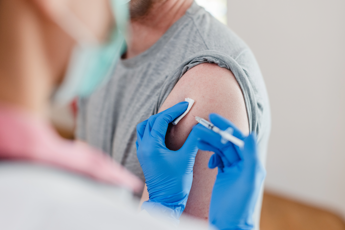 Covid, Vella: “Ai fragili fa ancora male, vaccini unica strada”