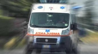 Femminicidio nel pesarese, strangola la moglie e tenta il suicidio a Fano