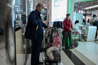 Polmonite misteriosa tra bambini in Cina, da Bassetti a Gismondo: cosa dicono esperti