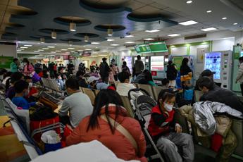 Polmoniti nei bambini in Cina, Pechino assicura: “Causate da patogeni noti”