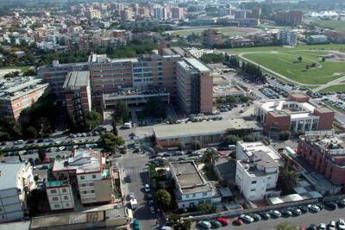 Punte per trapano, chiavi, vetro e accendini nello stomaco: uomo operato d’urgenza a Latina