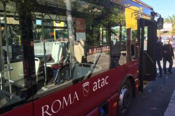 Sciopero Roma, molti autisti Atac e tassisti scelgono di non aderire: “E’ insensato”