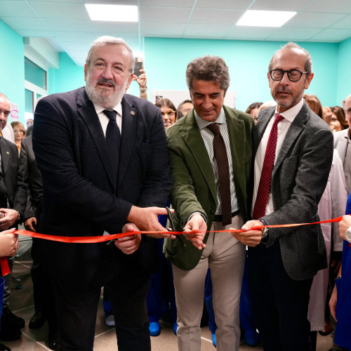 Altamura, Emiliano inaugura la nuova sede della NPIA: 800 metri quadri dedicati a bambini e adolescenti