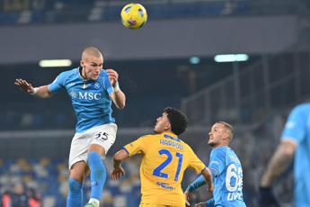 Ascolti tv, prime time martedì 19 dicembre a Napoli-Frosinone su Canale 5