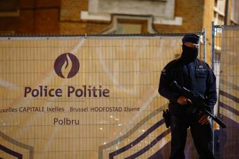 Belgio, quattro feriti in sparatoria nel centro di Bruxelles: uno rischia la vita