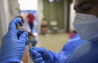 Covid e vaccini, Bassetti: “Protocollo novax per disintossicarsi? Picco cialtronaggine”