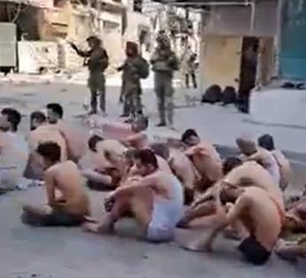 Israele, media: decine di combattenti di Hamas si arrendono a Gaza