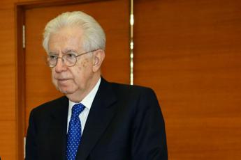 Manovra, da Monti a Draghi la legge di bilancio al fotofinish sotto l’albero di Natale