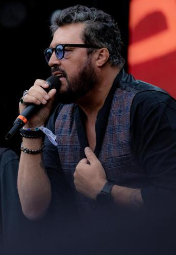 Marco Conidi: “Altro che rap violento, il folk dell’Orchestraccia riunisce i popoli”